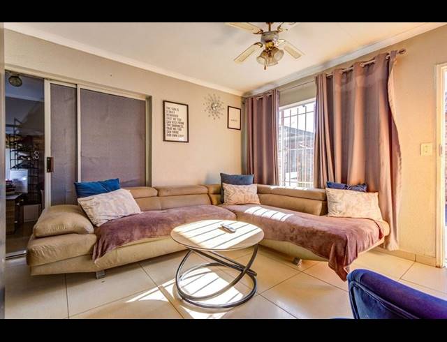 3 BEDROOM TOWNHOUSE FOR SALE IN BIRCHLEIGH